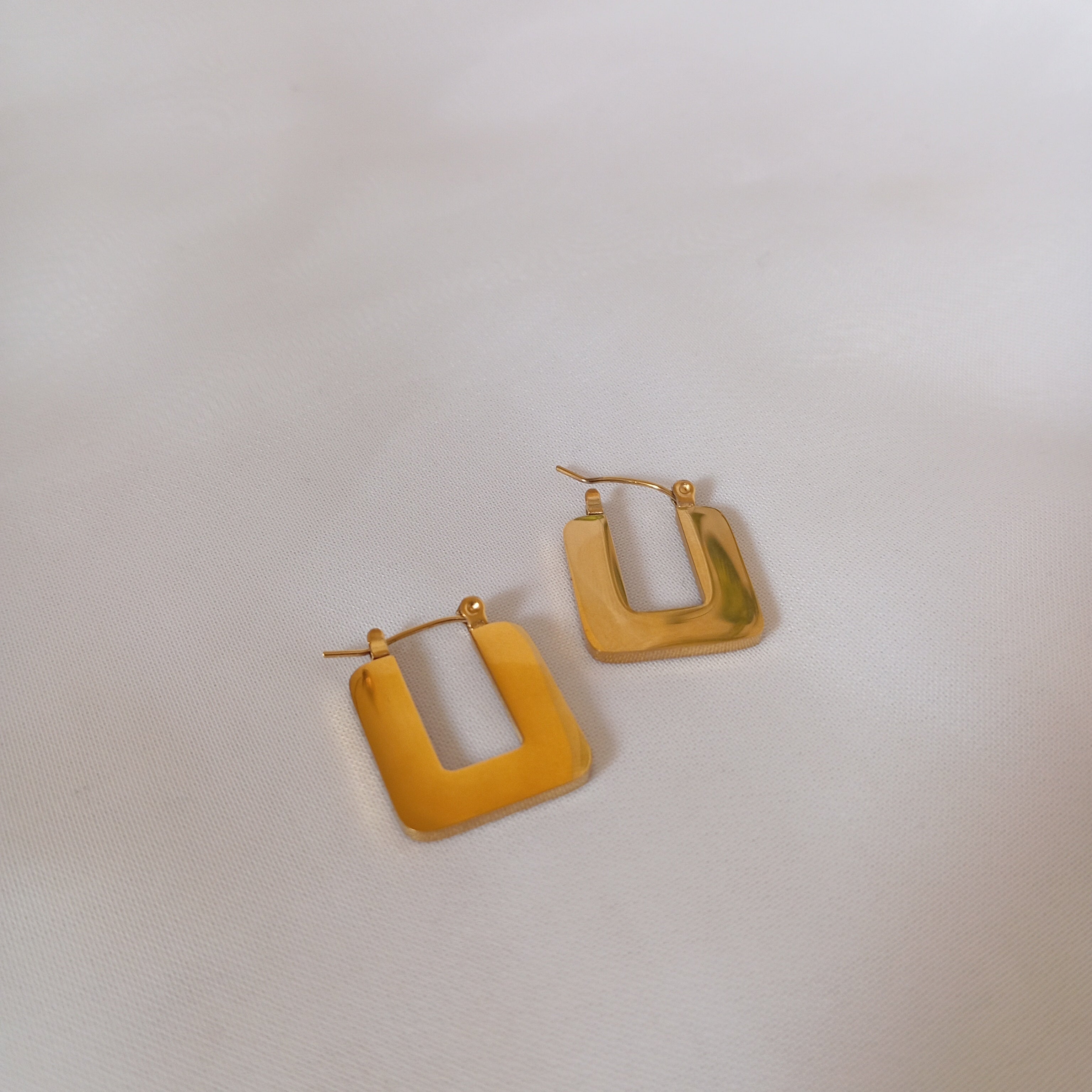 Estée Mini Square Hoop Earrings