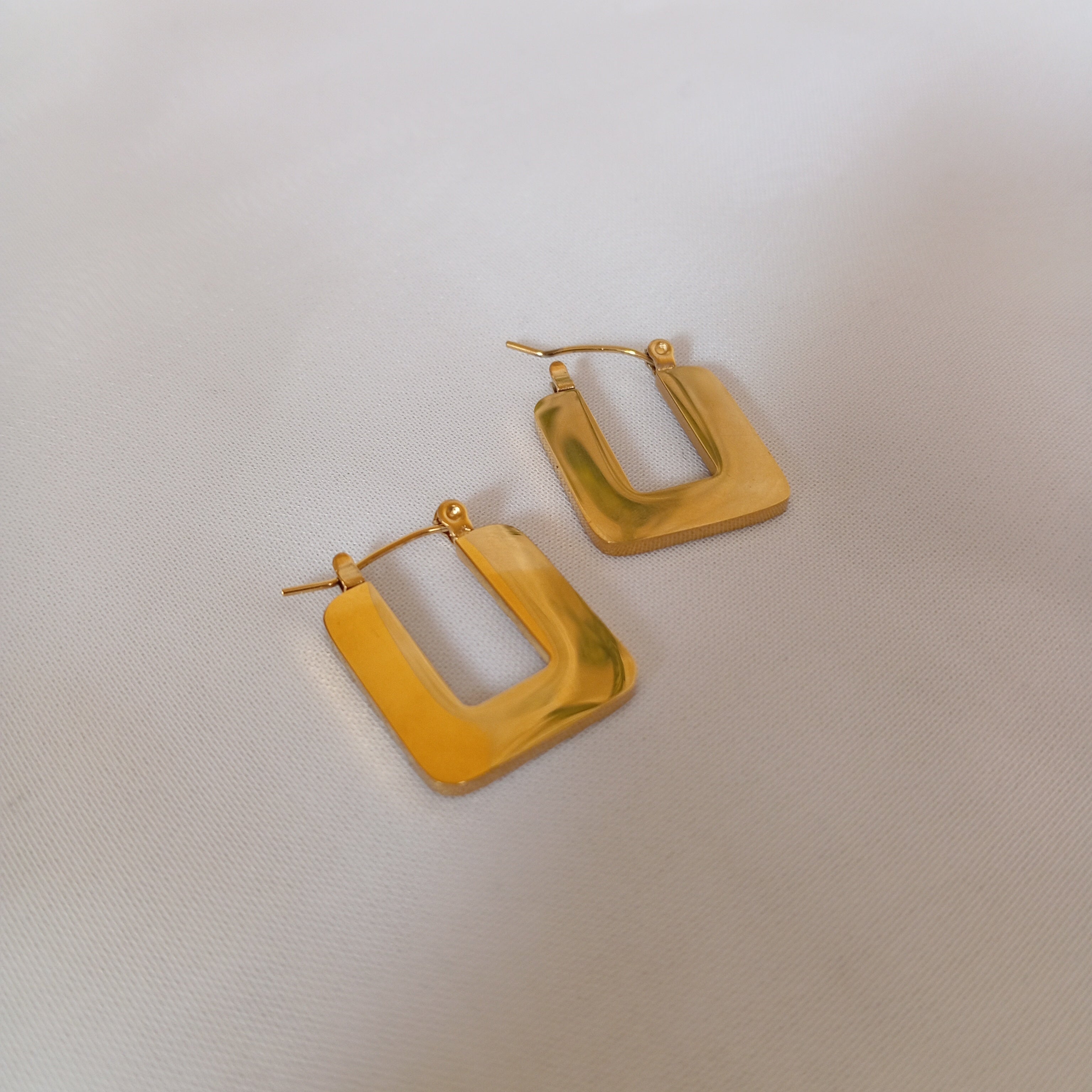 Estée Mini Square Hoop Earrings